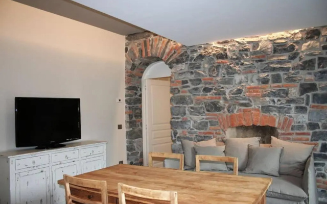 ALTIDO Stylish Apt for 4, close to Como Centre