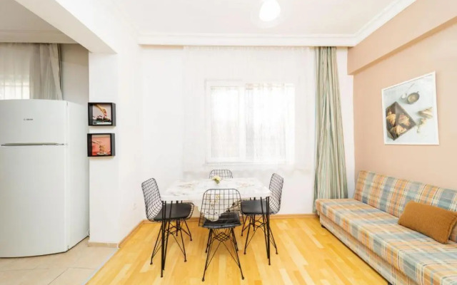 Spacious Flat With Backyard in Muratpasa