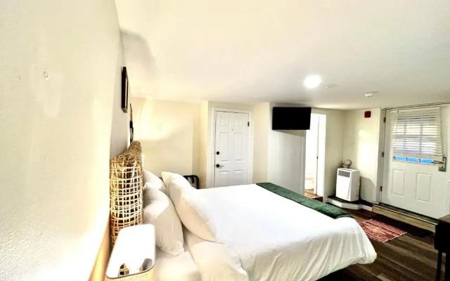 The Inn & More