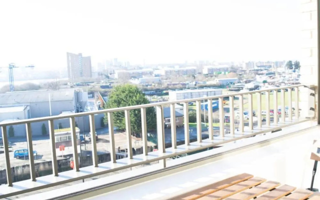 Stunning 1 Bedroom Riverside Apartment