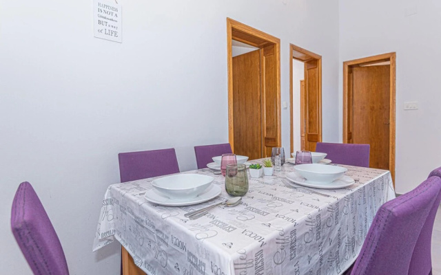 Beautiful Apartment in Kanica With Wifi and 2 Bedrooms