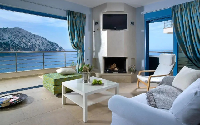 Xenia Residence & Suites