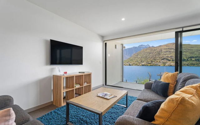 Residence du Lac by Staysouth