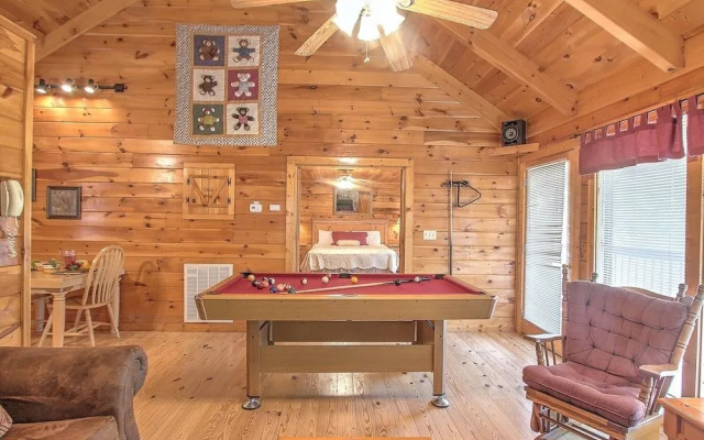Snuggled In 1 Bedroom 1 Bathroom Cabin