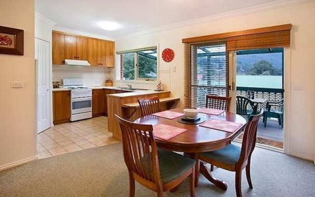 Annie's Escape in Warburton