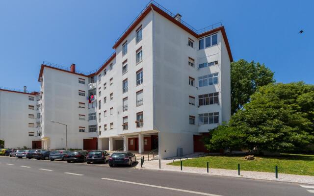 Lisbon Airport Hostel вид на фасад