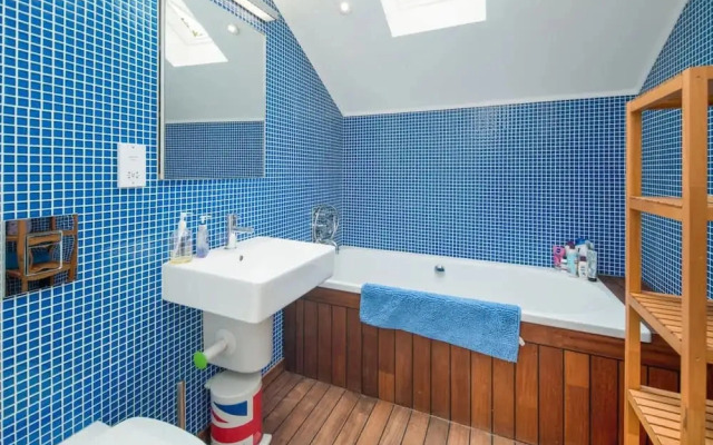 Sandpiper House Coastal Retreat Moments From Beach