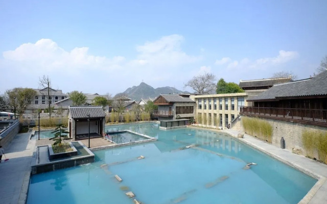 Ven Courtyard