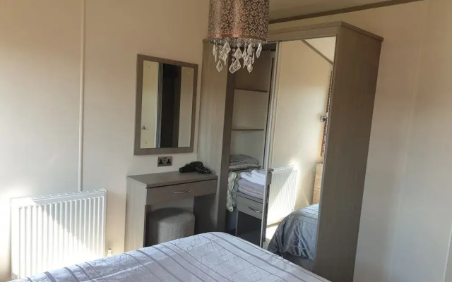 Outstanding 3 bedroom2018model caravan Northampton
