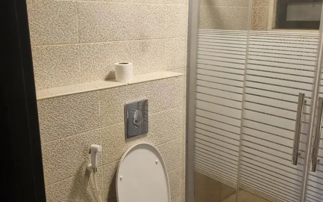 Charming Amman Apartment With Central Air-con & Street Parking