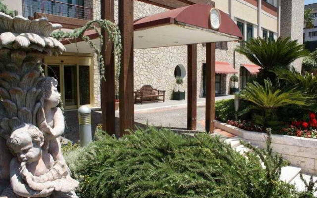 Solofra Palace Hotel Resorts Солофра вид на фасад
