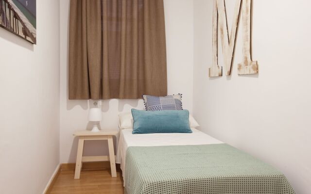 Апартаменты Click&Flat Europa Fira Apartments вид на фасад