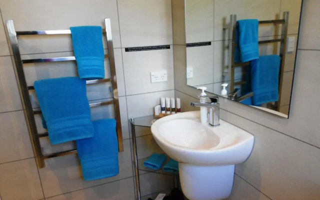Oneroa Secret Garden Apartments