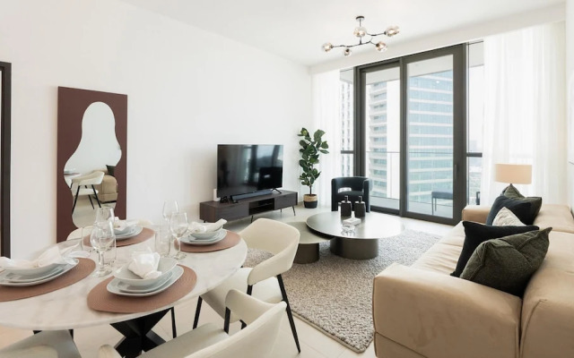 Premium 2BR Downtown Apt w Dubai Mall Access