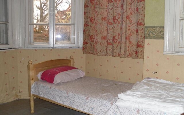 Отель Hostel Shura Болгария, София - отзывы, цены и фото номеров - забронировать отель Hostel Shura онлайн комната для гостей