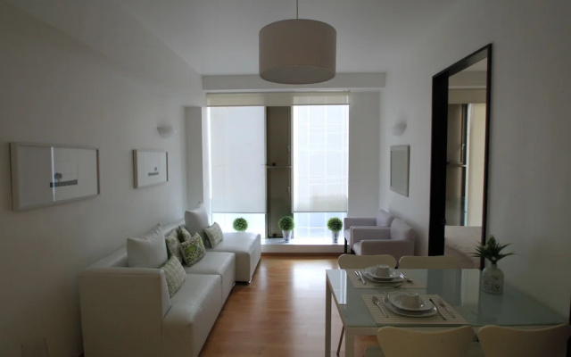 Apartment Downtown 325