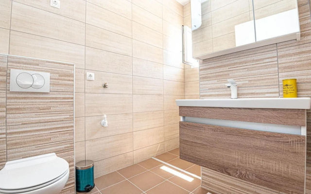 Nice Apartment in Brodarica With Wifi and 1 Bedrooms