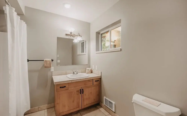 12gs - Bbq - Wifi - Dishwasher - Sleeps 4 2 Bedroom Home by RedAwning
