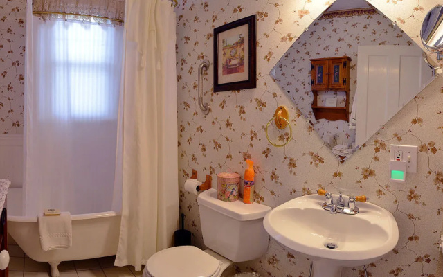 Seasons on Main Bed and Breakfast