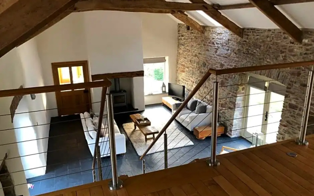 Dan y Graig Barn, Carmarthen