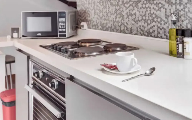 w Delightful 1BR With Terrace in Zona T