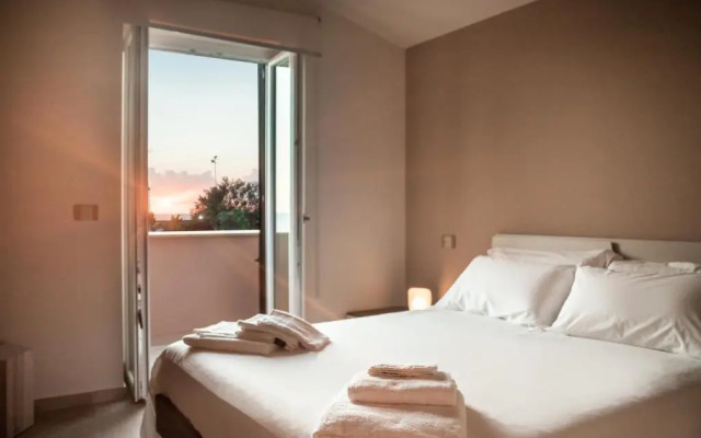 Casa Vacanze Sea Front House - Tono Milazzo