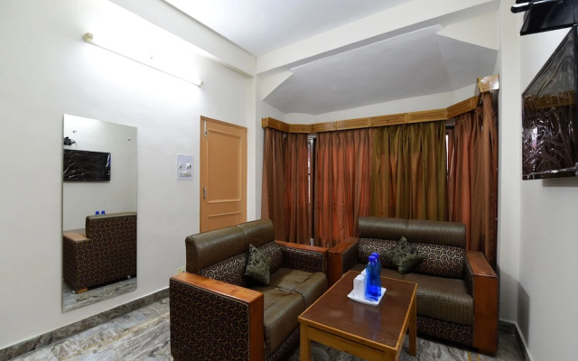 OYO 14223 Home Deluxe 2BHK Near Kullu Airport