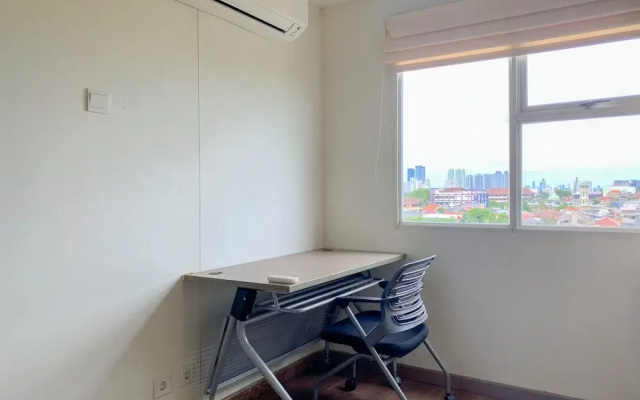 Warm And Homey 1Br At Belmont Residence Puri Apartment