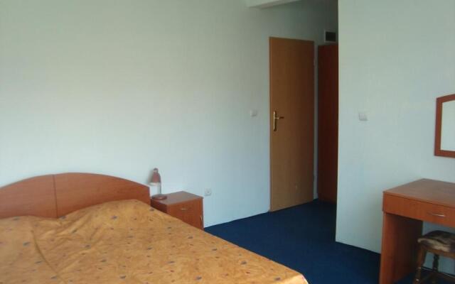 Отель Djimi Guest House комната для гостей
