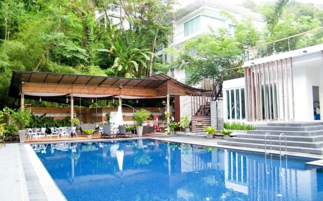 The Trees Club Apartment