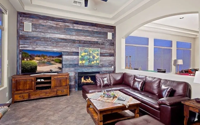Desert Hills Estate