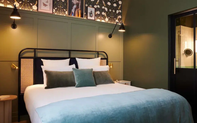 Square Lodge Hotel La Roche Sur Yon - Handwritten Collection