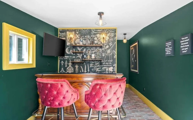 Old Clarksville House - Secret Bar