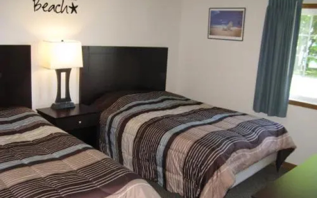 Put-in-Bay Poolview Condo #8