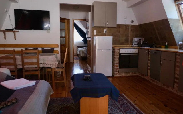 Ezüsthíd Apartman