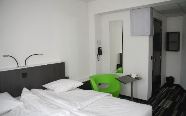 Отель Maxhotel Бельгия, Брюссель - 3 отзыва об отеле, цены и фото номеров - забронировать отель Maxhotel онлайн вид на фасад