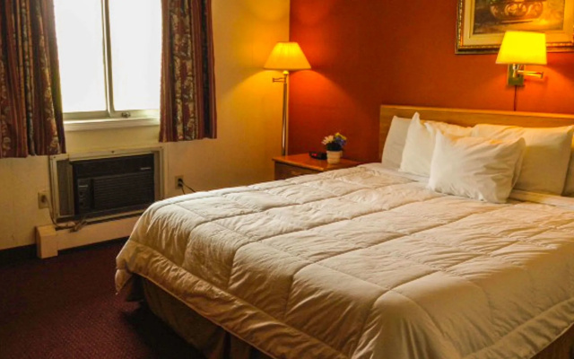 Rodeway Inn Manchester I-90