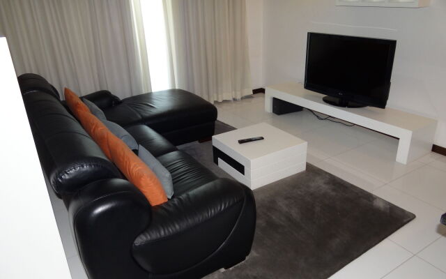 RK Suite Hotel комната для гостей
