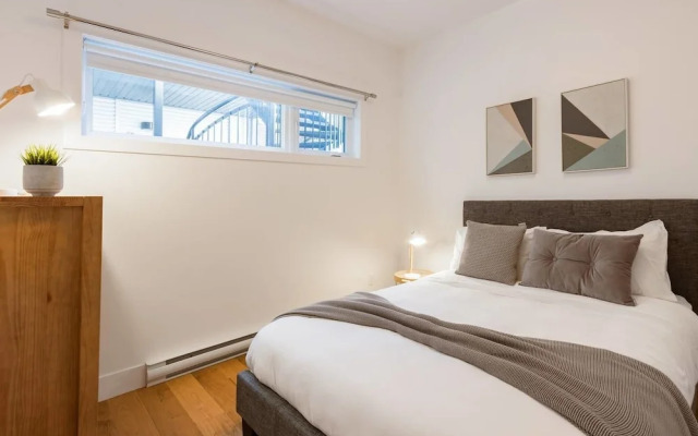 Exquisite Modern Condo in Little Italy