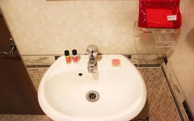 OYO 1327 Inchara Hotel