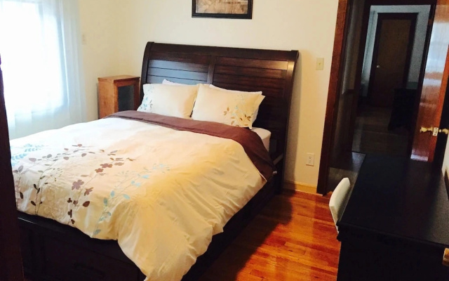 5 Beds 2 Bathroom Appartment