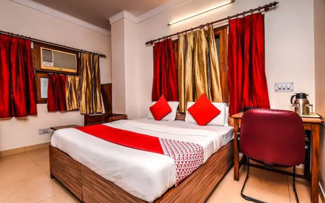The Excellency by OYO Rooms