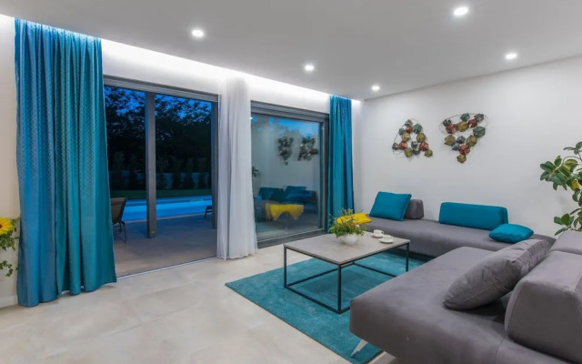Deluxe Villa in Porec With Wellness Centre & Pool