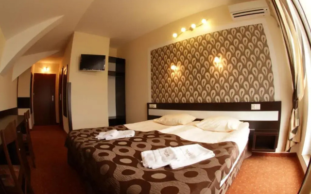 Hotel Trojka