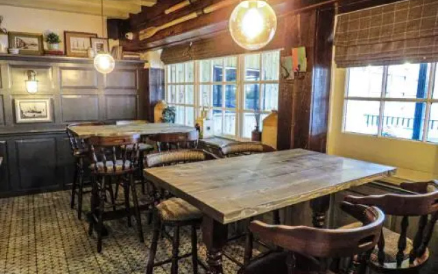 The Spiceship Inn