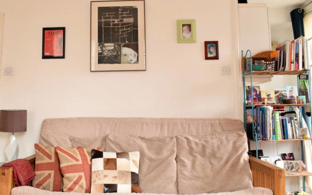Spacious Studio Apartment in Portobello Road