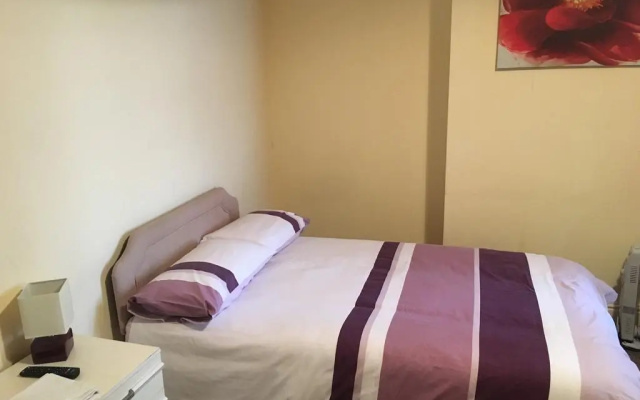 Crossways Hotel