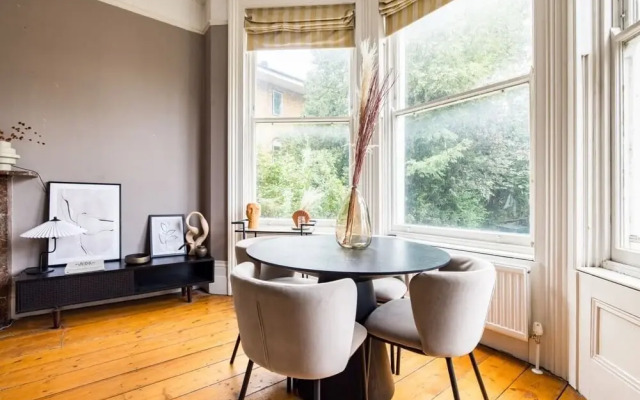 The Eltham Classic - Stunning 1bdr Flat With Garden