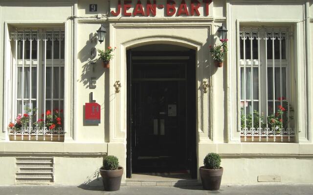 Отель Hôtel Jean Bart вид на фасад