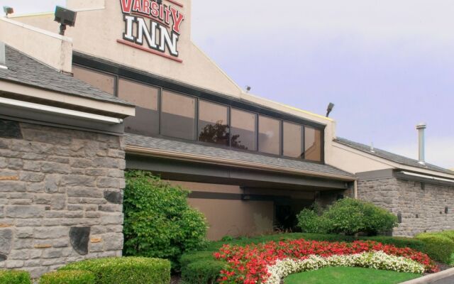 Отель The Varsity Inn США, Колумбус - отзывы, цены и фото номеров - забронировать отель The Varsity Inn онлайн вид на фасад